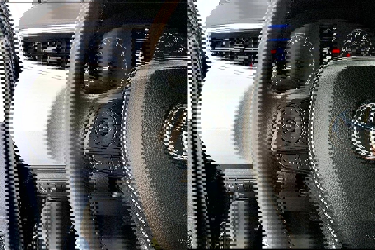 Used 2024 Toyota Corolla SE image 21