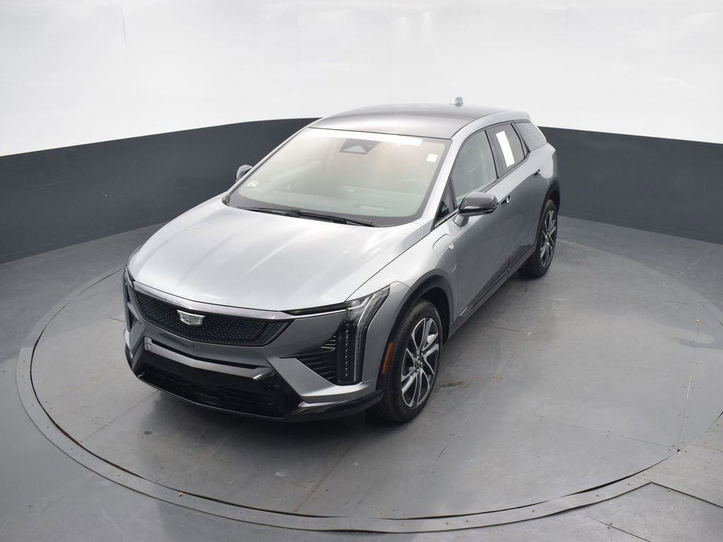 Certified 2025 Cadillac Optiq Sport 2 w/ LPO, Floor Liner Package AWD/4WD image 40