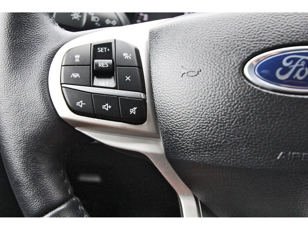 Used 2024 Ford Explorer XLT w/ Equipment Group 202A RWD image 18