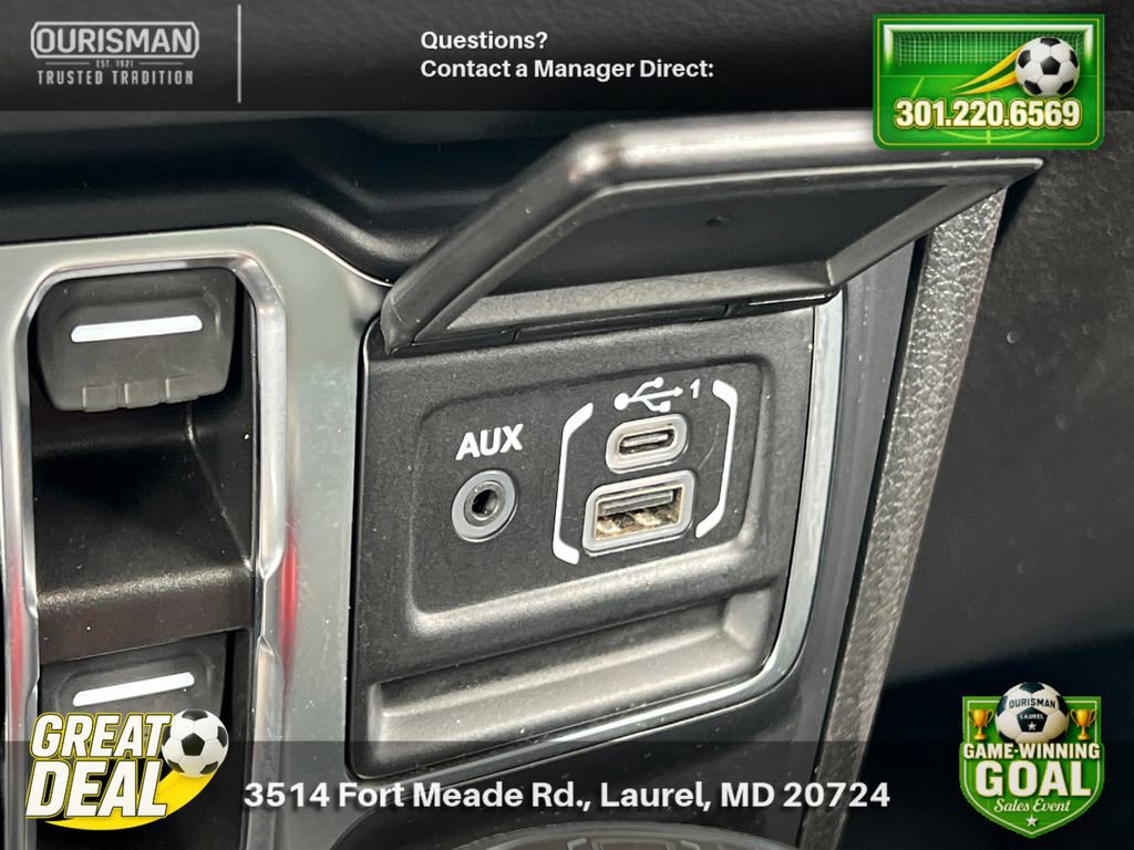 Used 2024 Jeep Wrangler Unlimited Sahara AWD/4WD image 27