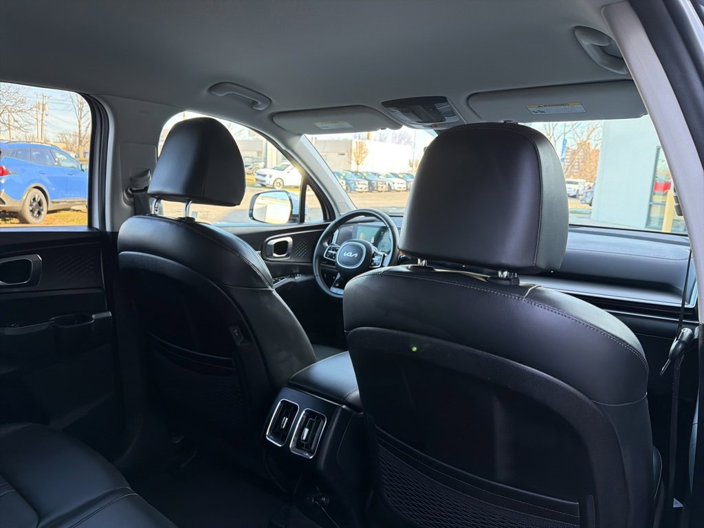 Certified 2025 Kia Sorento S image 17