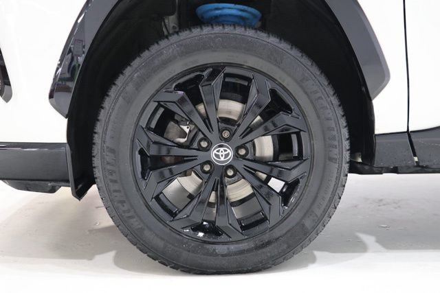 Used 2022 Toyota RAV4 SE w/ Convenience Package AWD/4WD image 11