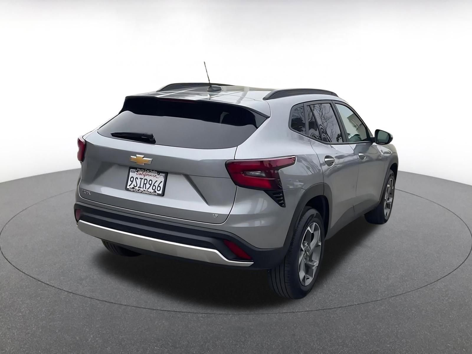 Used 2025 Chevrolet Trax LT image 14