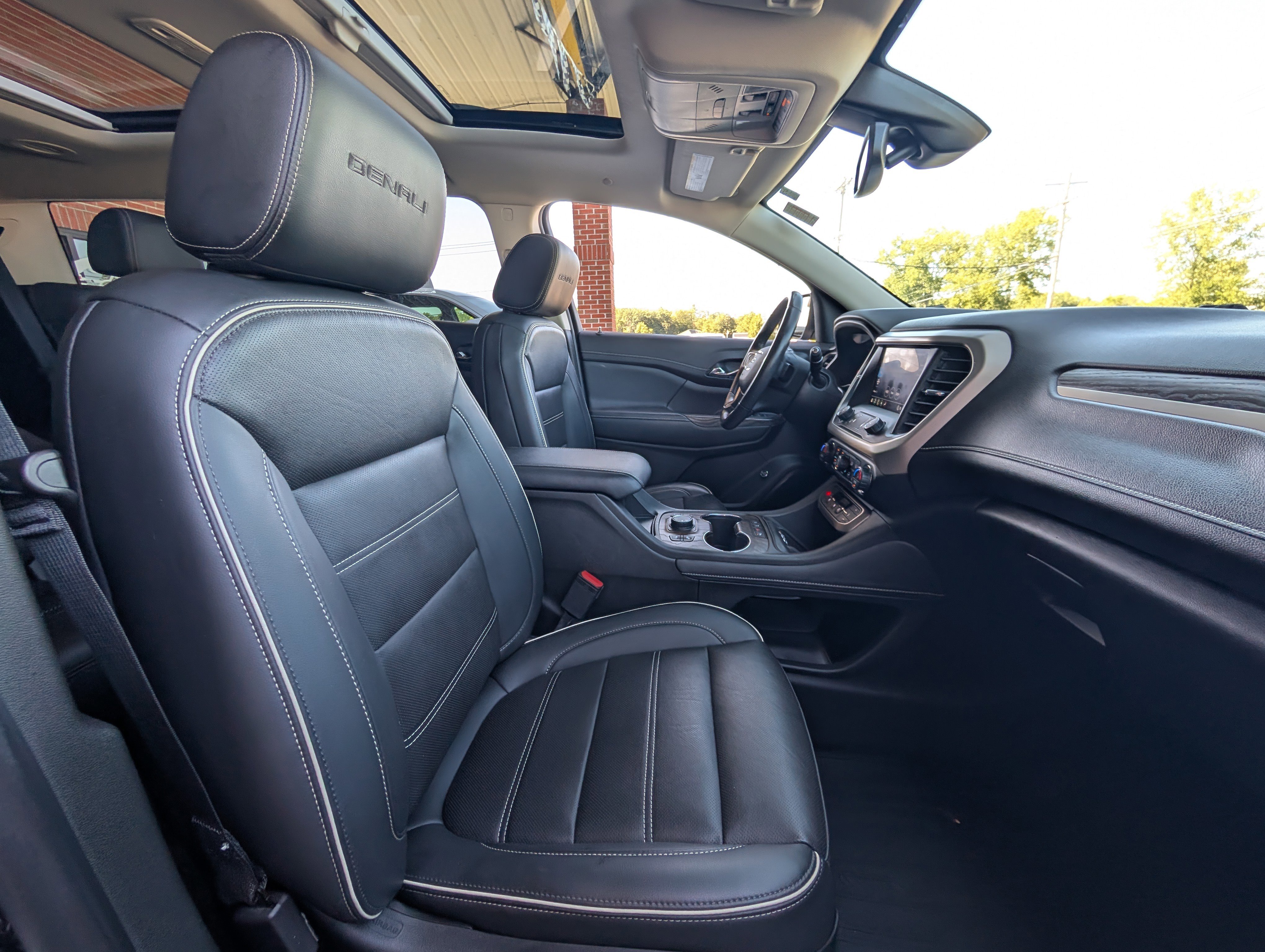 Used 2022 GMC Acadia Denali w/ Trailering Package image 50