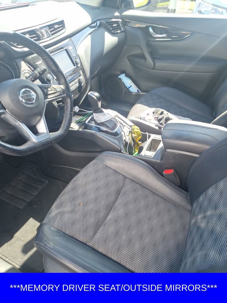 Certified 2022 Nissan Rogue Sport SV w/ Technology Package image 4