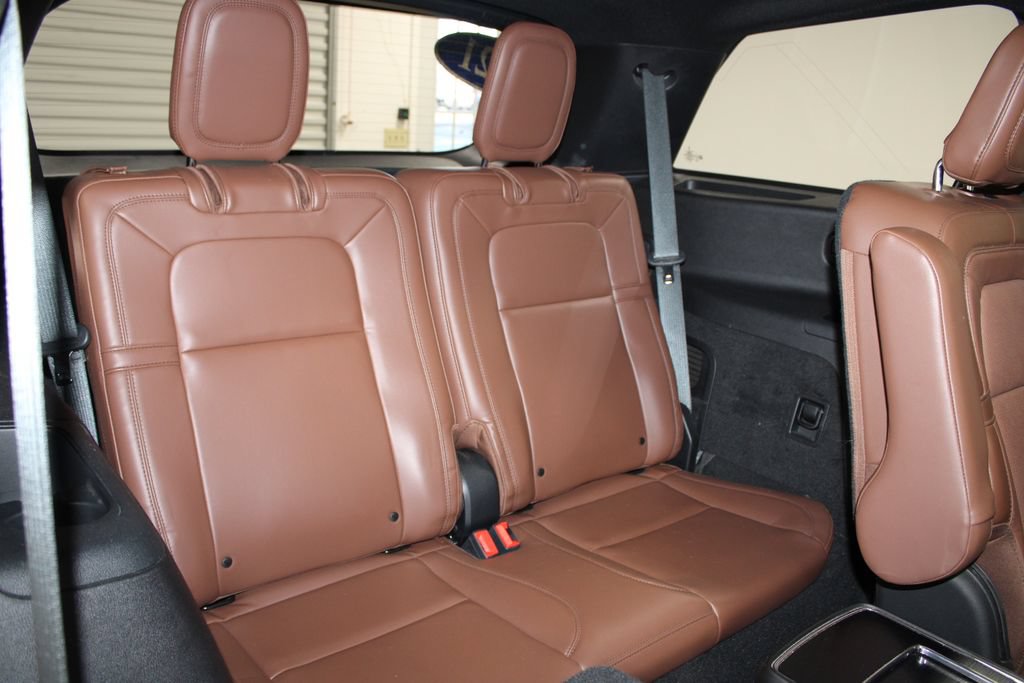 Used 2021 Lincoln Aviator Reserve w/ Equipment Group 201A AWD/4WD image 34