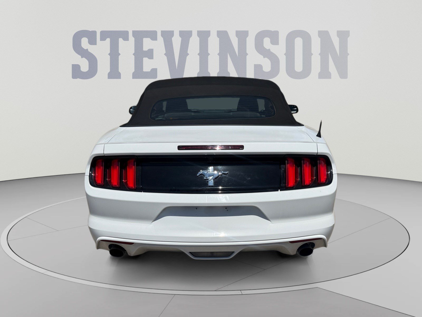 Used 2017 Ford Mustang Convertible RWD image 4
