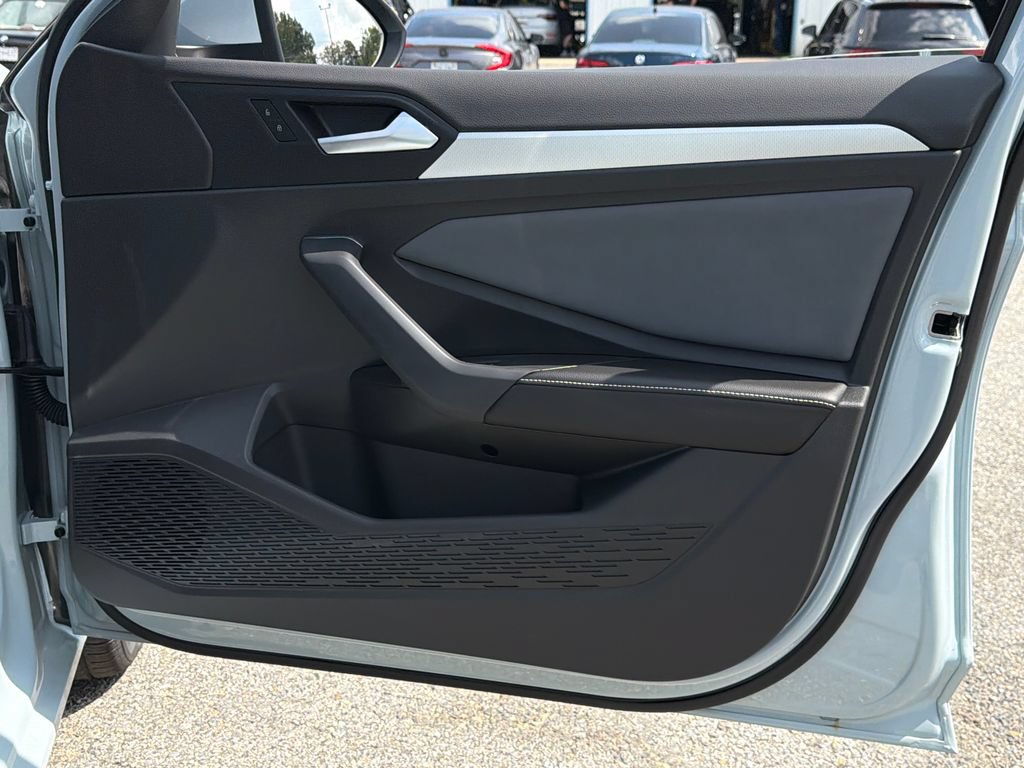 New 2026 Volkswagen Jetta SE FWD image 6