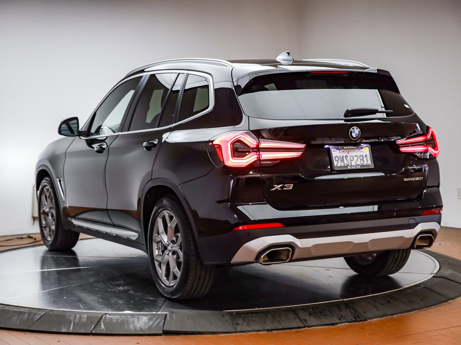 Used 2024 BMW X3 sDrive30i w/ Premium Package w/ZPA image 9