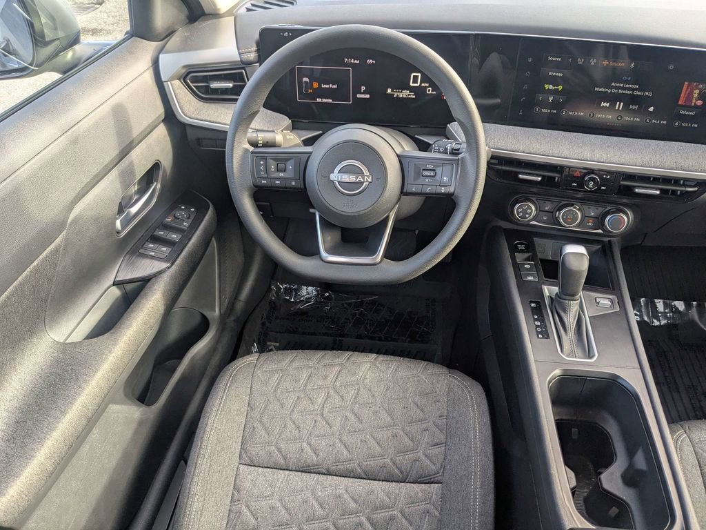 Used 2025 Nissan Kicks SV w/ SV Premium Package FWD image 16