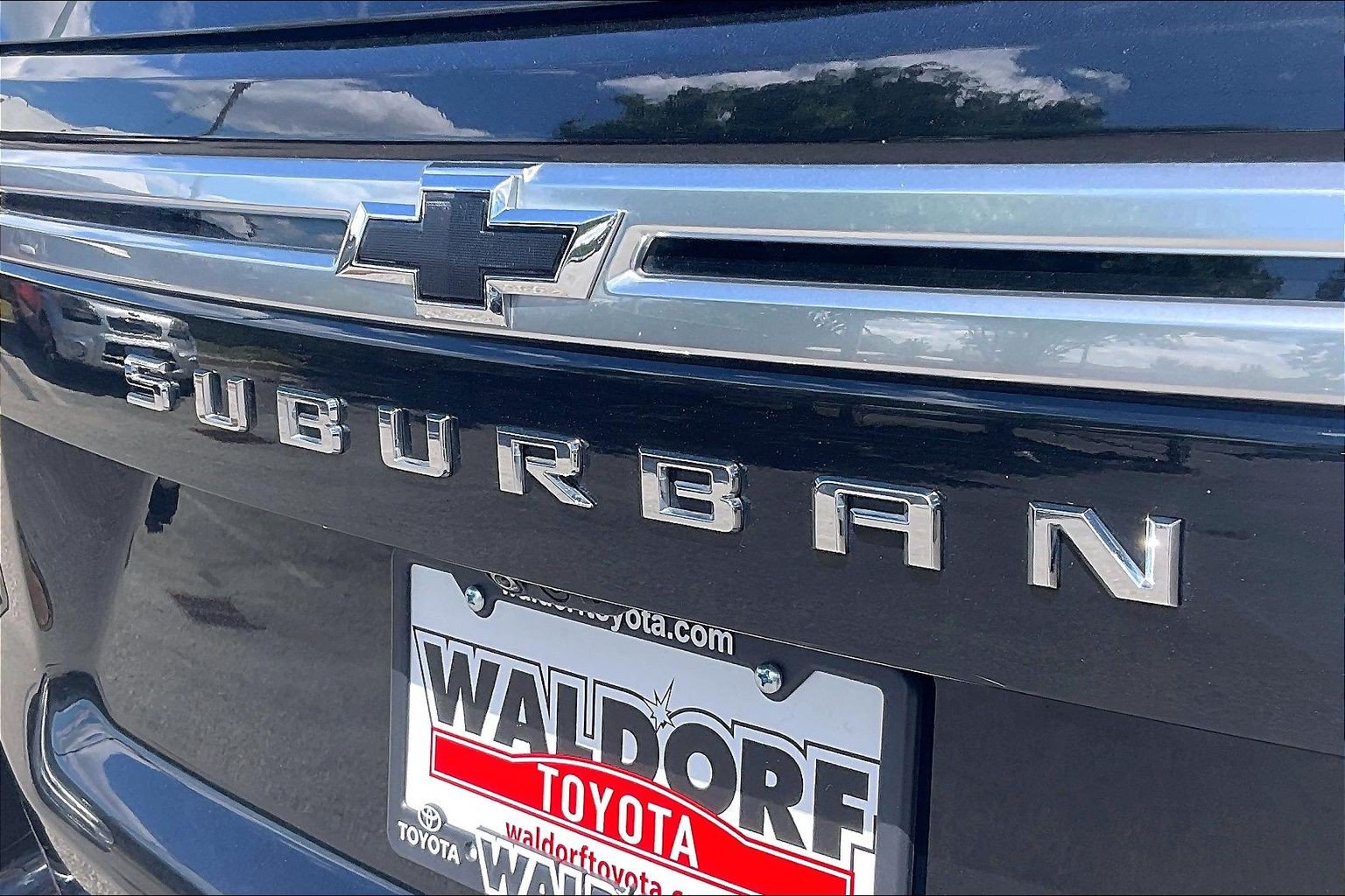 Used 2021 Chevrolet Suburban High Country w/ Premium Package AWD/4WD image 10