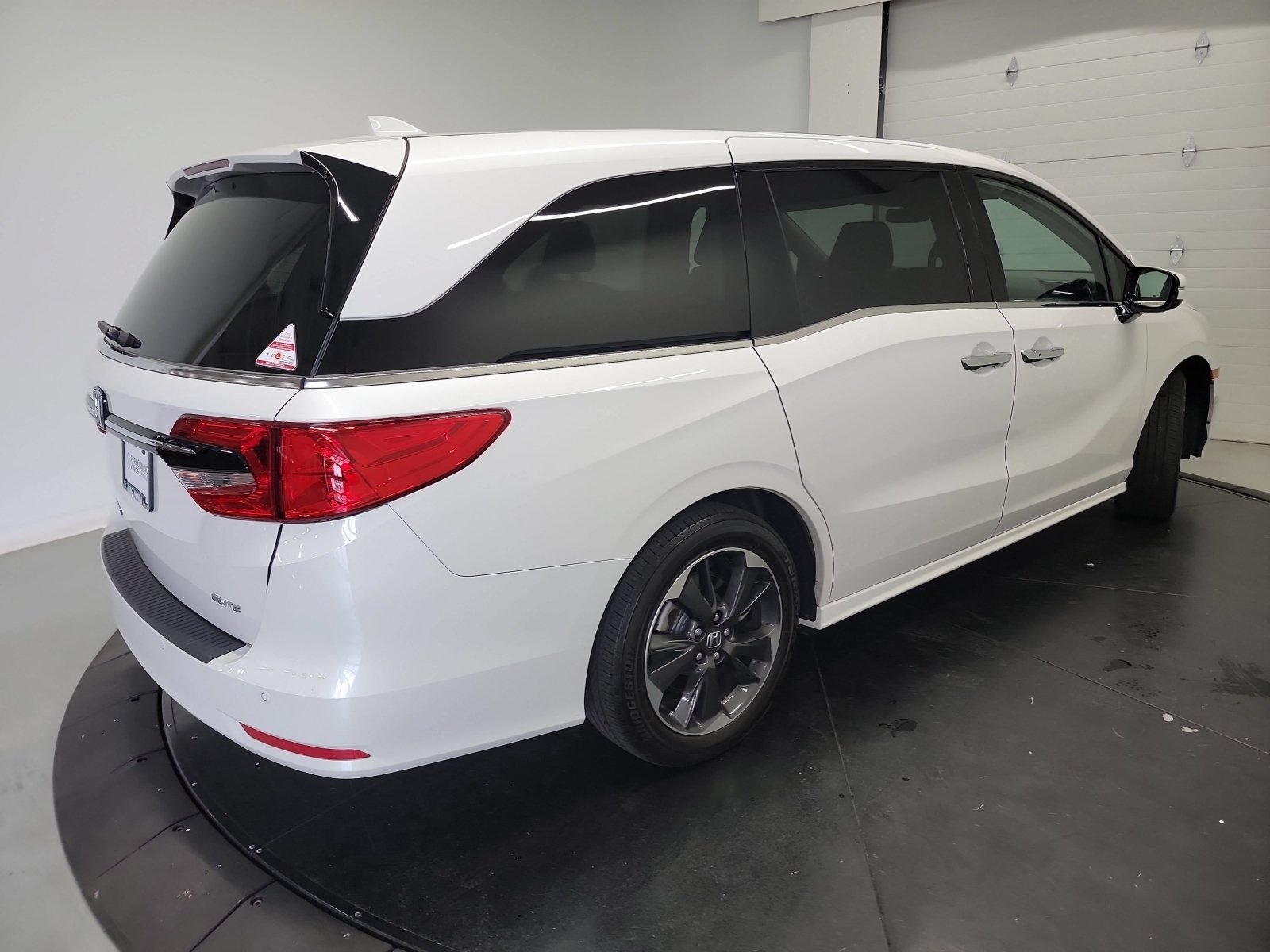 Certified 2023 Honda Odyssey Elite image 9