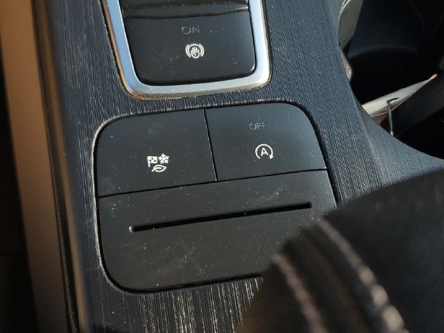Used 2021 Ford Escape SE FWD image 31