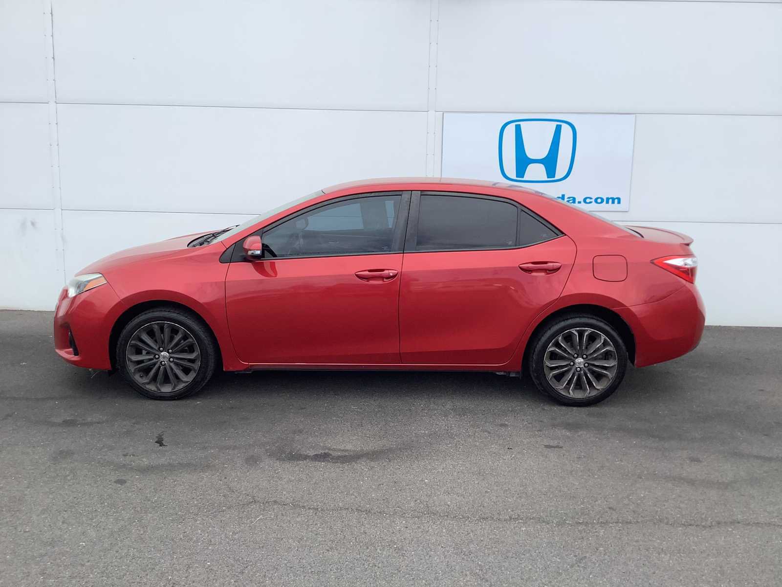 Used 2016 Toyota Corolla S FWD image 3