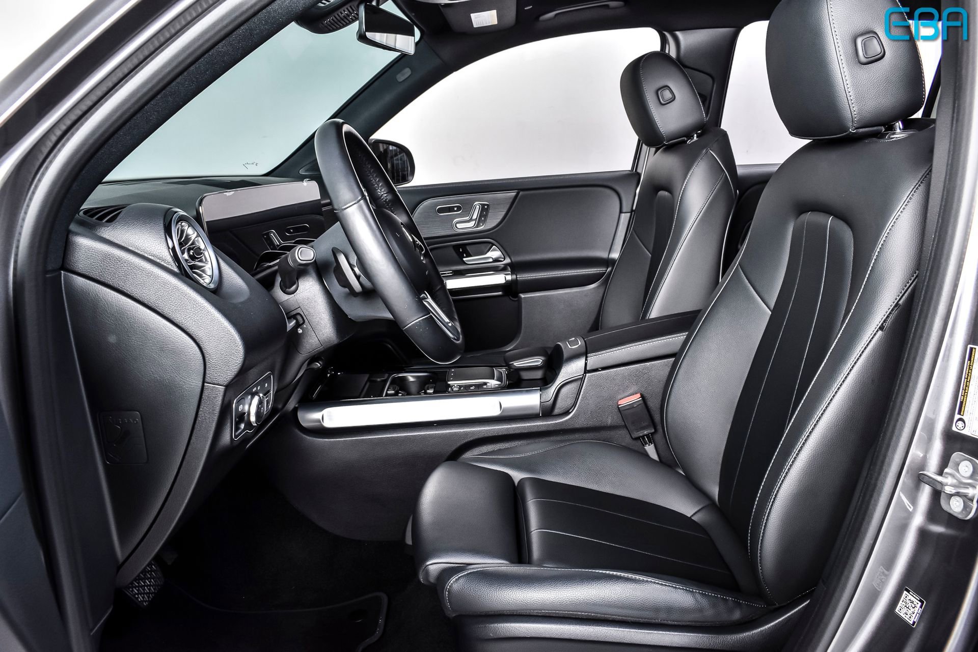 Used 2023 Mercedes-Benz EQB 300 4MATIC image 13