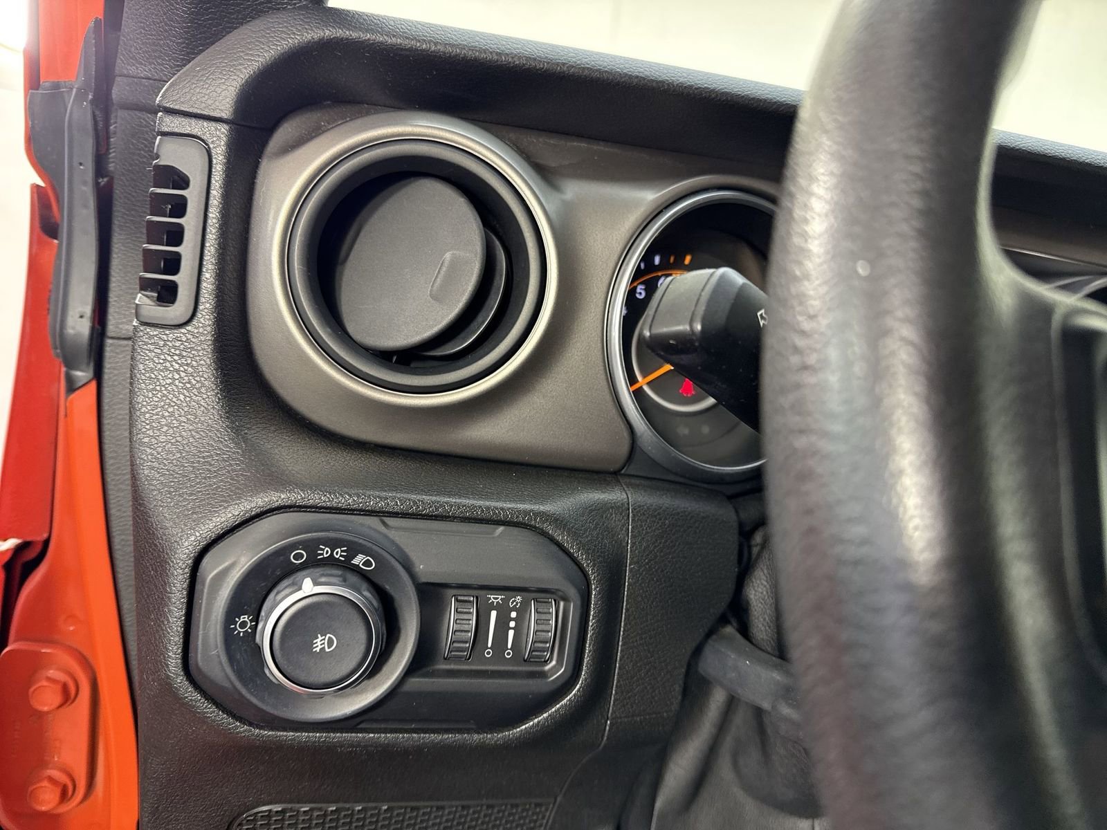 Used 2018 Jeep Wrangler Unlimited Sport AWD/4WD image 13