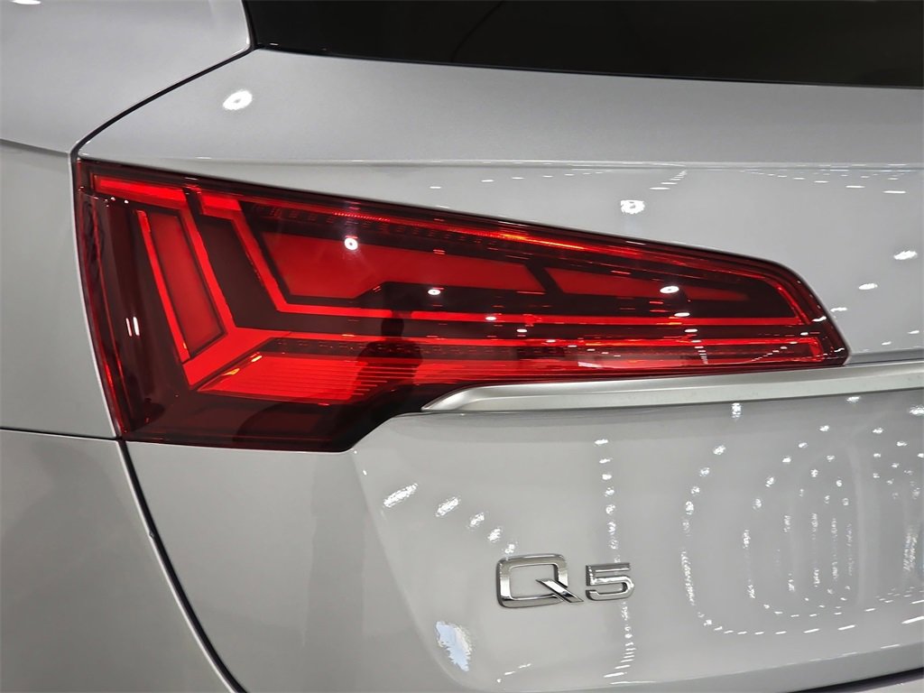 Used 2023 Audi Q5 2.0T Premium w/ Convenience Package image 32