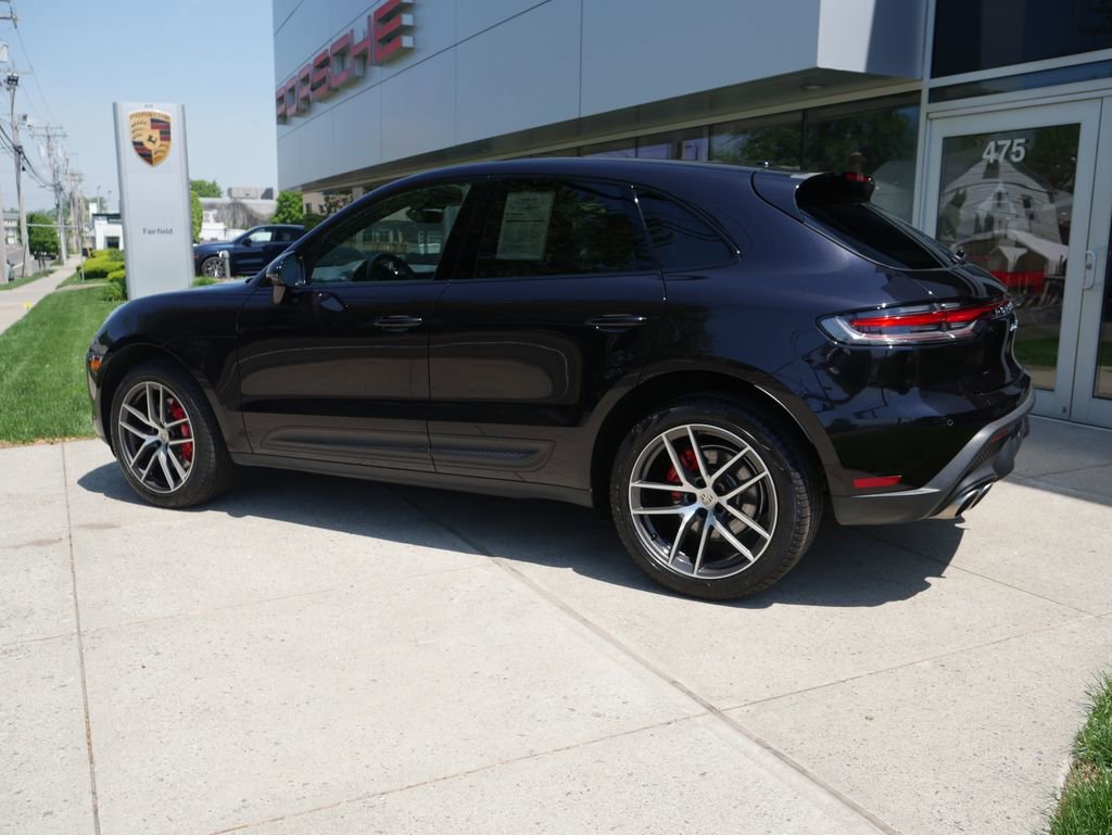 Certified 2023 Porsche Macan S AWD/4WD image 3