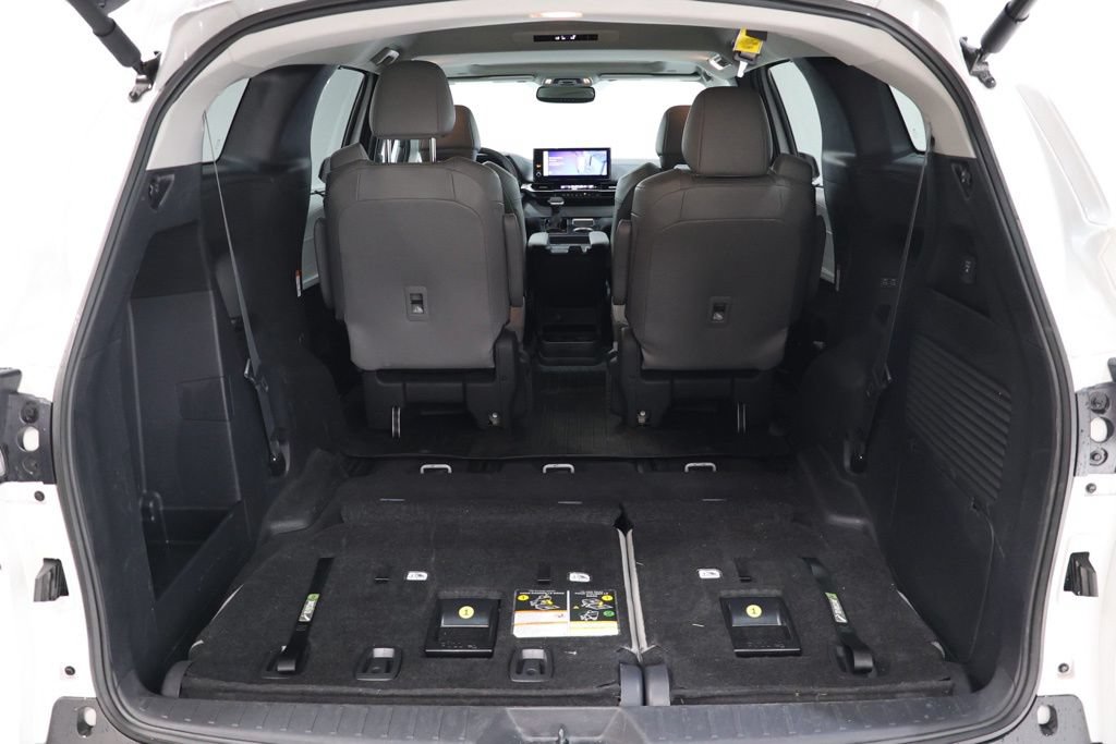 Used 2025 Toyota Sienna XLE w/ XLE Plus Package AWD/4WD image 39