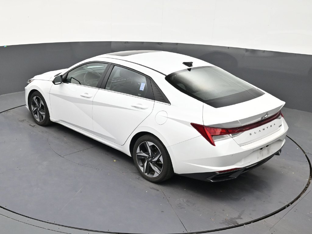 Used 2022 Hyundai Elantra Limited w/ Cargo Package FWD image 13