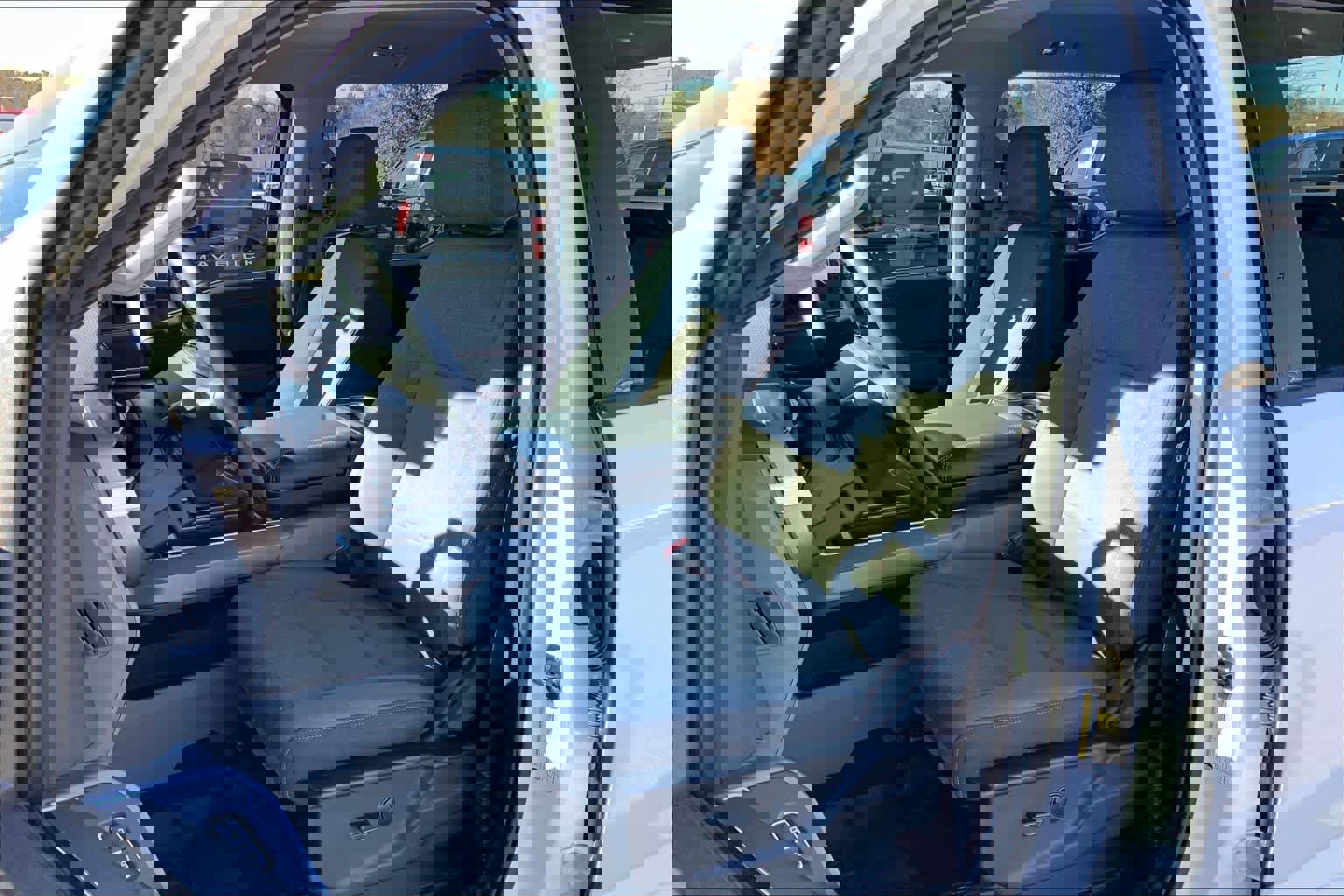 Certified 2024 Ford F150 XLT w/ Mobile Office Package image 7