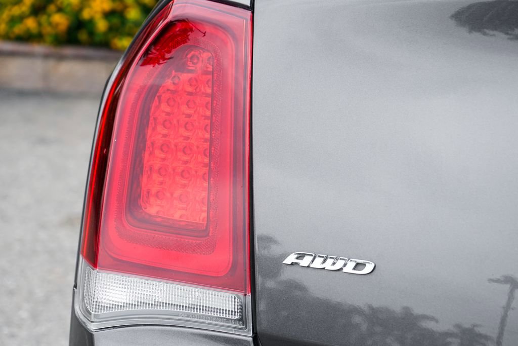 Used 2019 Chrysler 300 S image 43