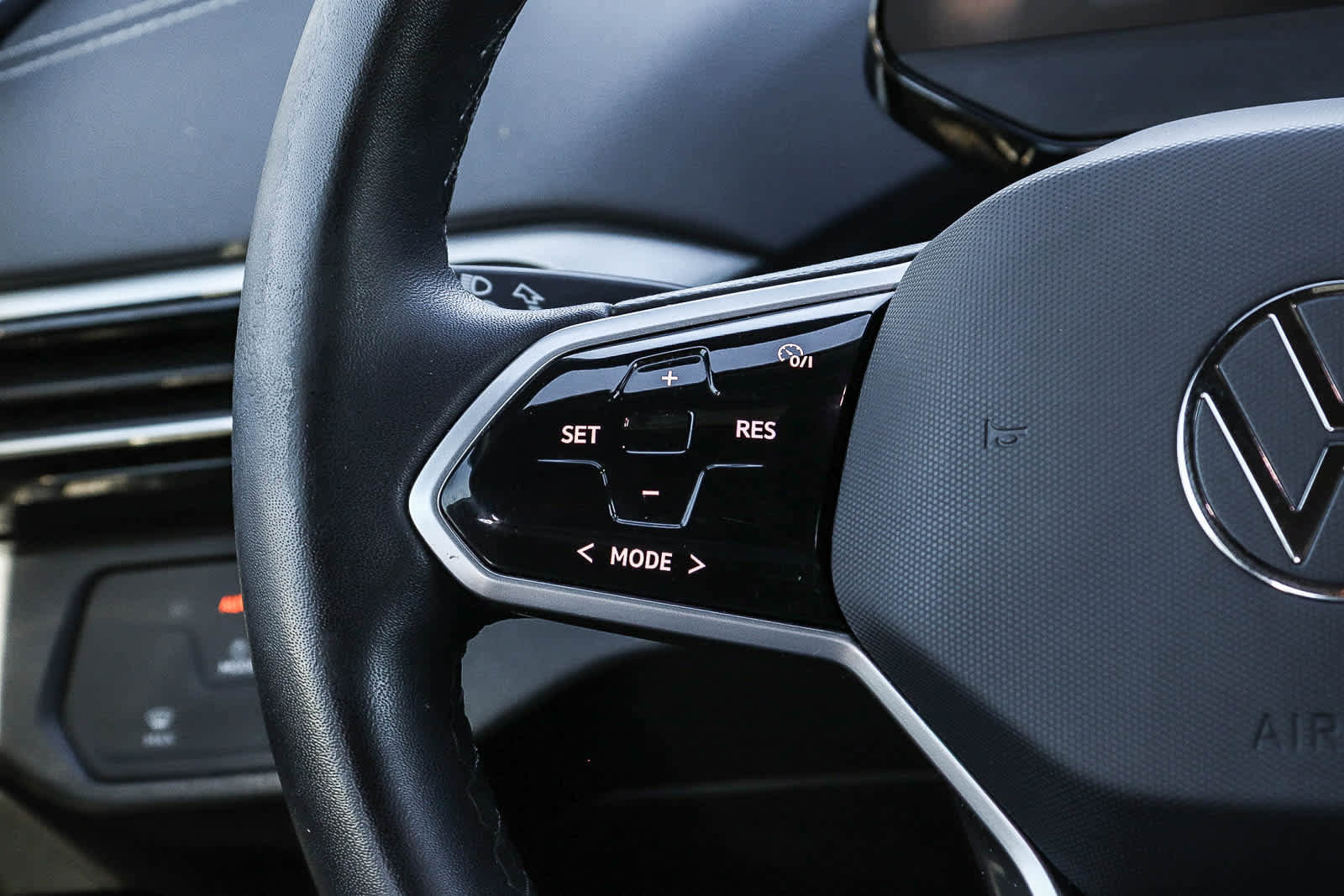 Used 2023 Volkswagen ID.4 Pro image 14