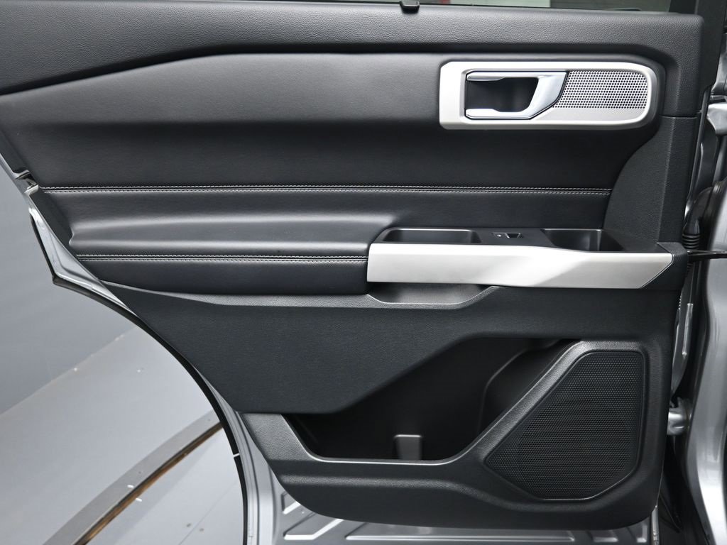 Used 2022 Ford Explorer Limited w/ Equipment Group 301A image 25