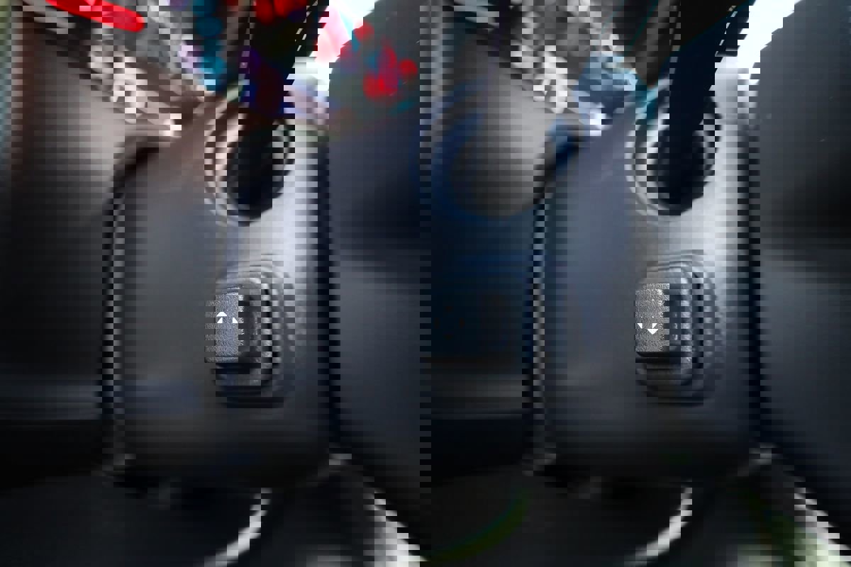 Used 2018 Chevrolet Suburban Premier image 28