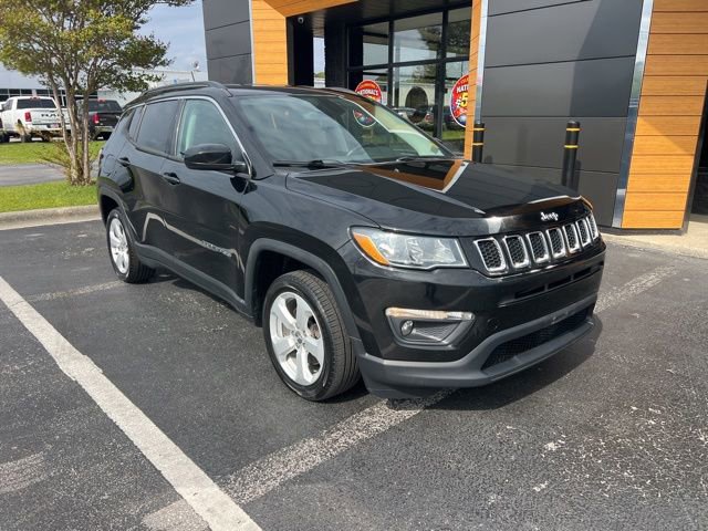 Used 2019 Jeep Compass Latitude image 1