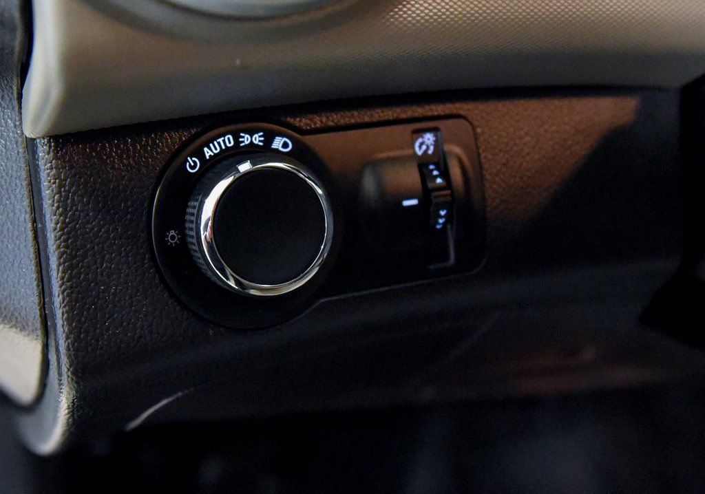 Used 2020 Chevrolet Sonic LT image 14