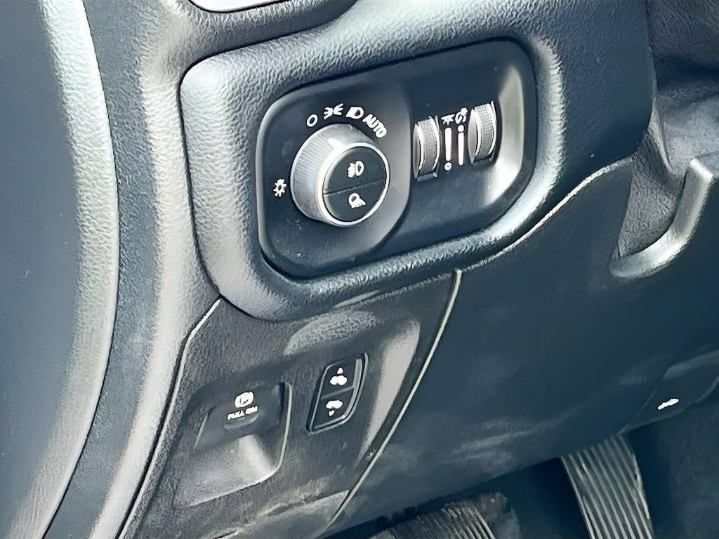 Used 2021 RAM 1500 Laramie AWD/4WD image 10