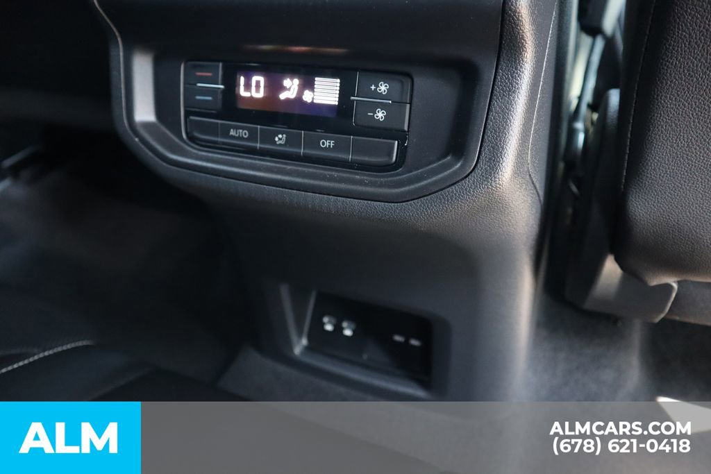Used 2025 Volkswagen Atlas SE image 28