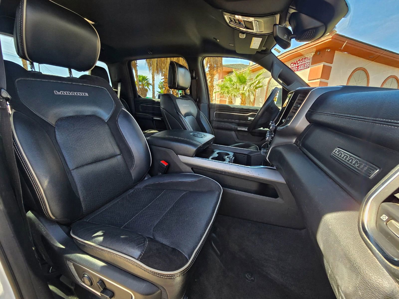 Used 2024 RAM 1500 Laramie AWD/4WD image 13