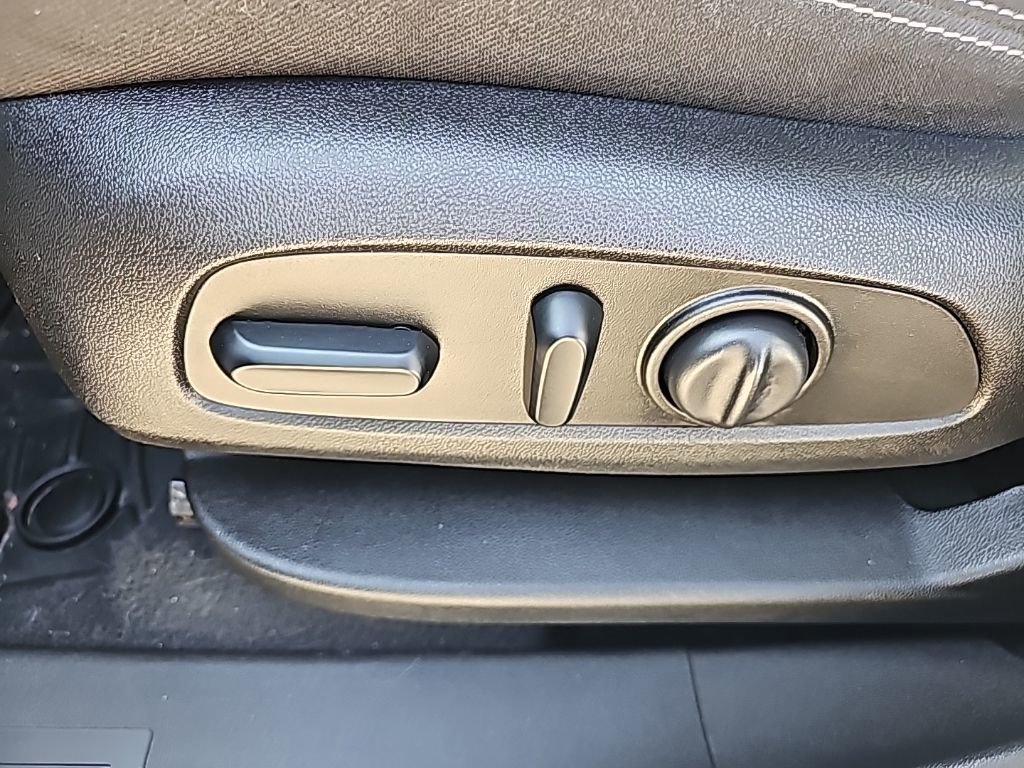 Used 2022 GMC Terrain SLE w/ Driver Convenience Package image 24