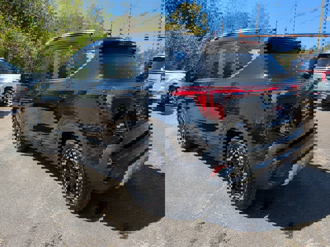 Certified 2024 Kia Seltos SX w/ SX Sunroof Package image 7