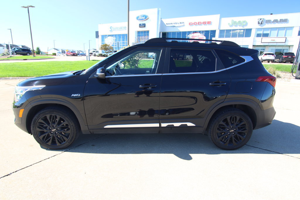 Used 2022 Kia Seltos Nightfall Edition AWD/4WD image 16