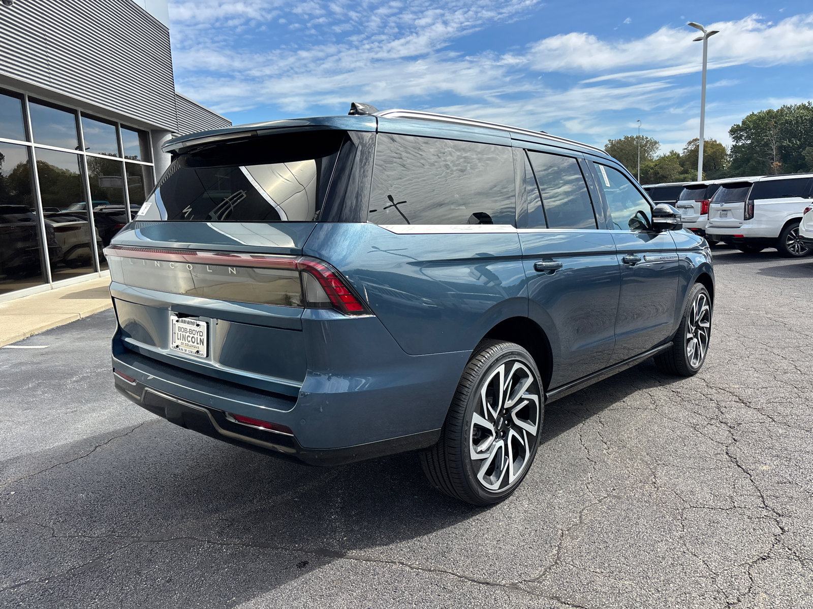 New 2027 Lincoln Navigator Reserve AWD/4WD image 7