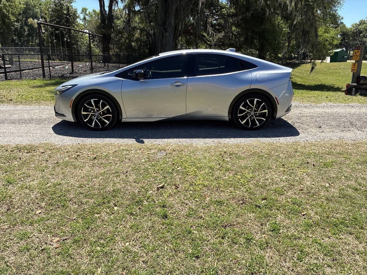 Used 2023 Toyota Prius Prime FWD image 5