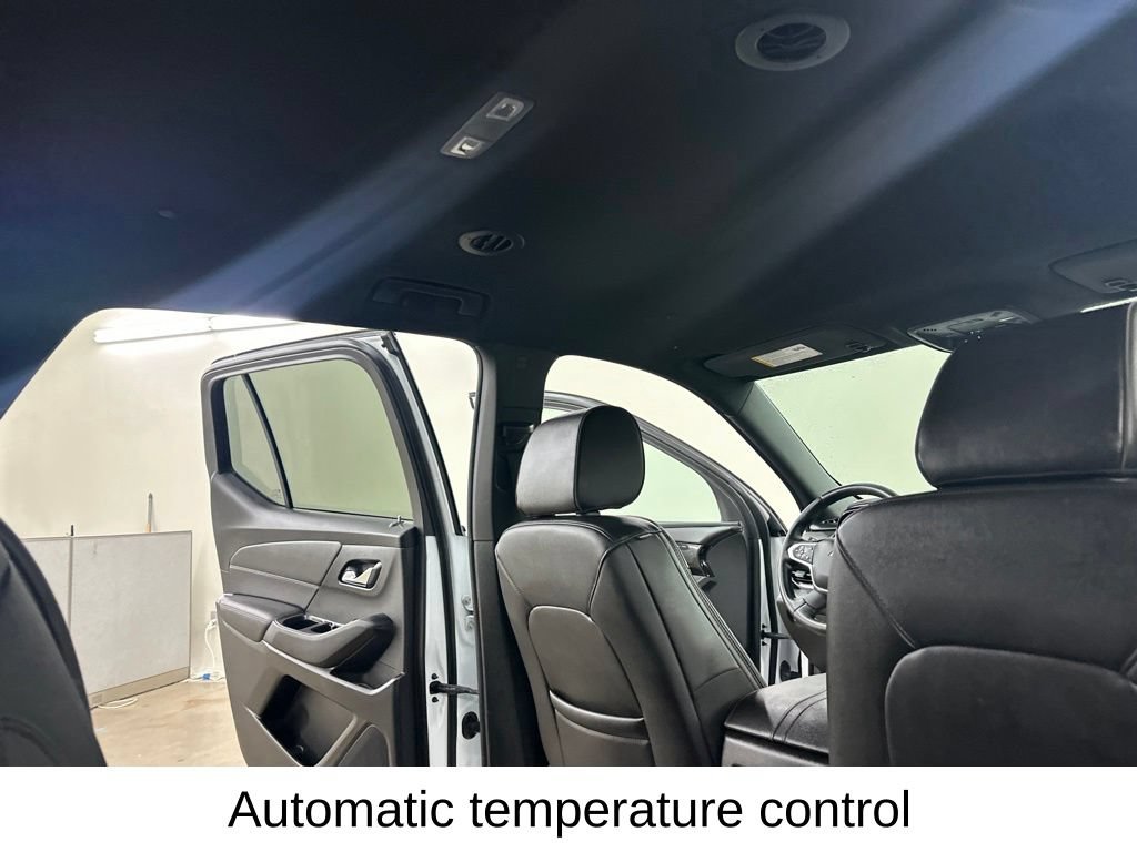 Used 2023 Chevrolet Traverse RS AWD/4WD image 25