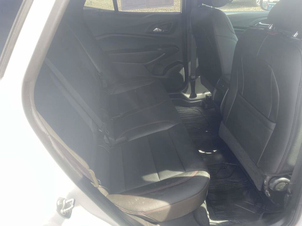 Used 2025 Chevrolet Trax RS w/ Driver Confidence Package FWD image 18