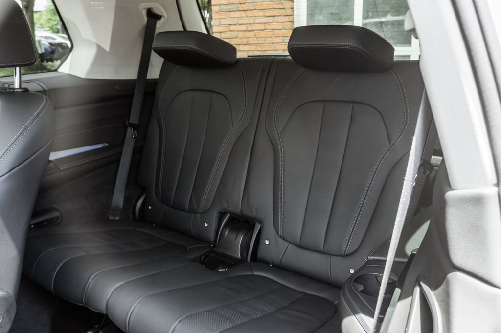 Used 2022 BMW X7 xDrive40i w/ Executive Package AWD/4WD image 31