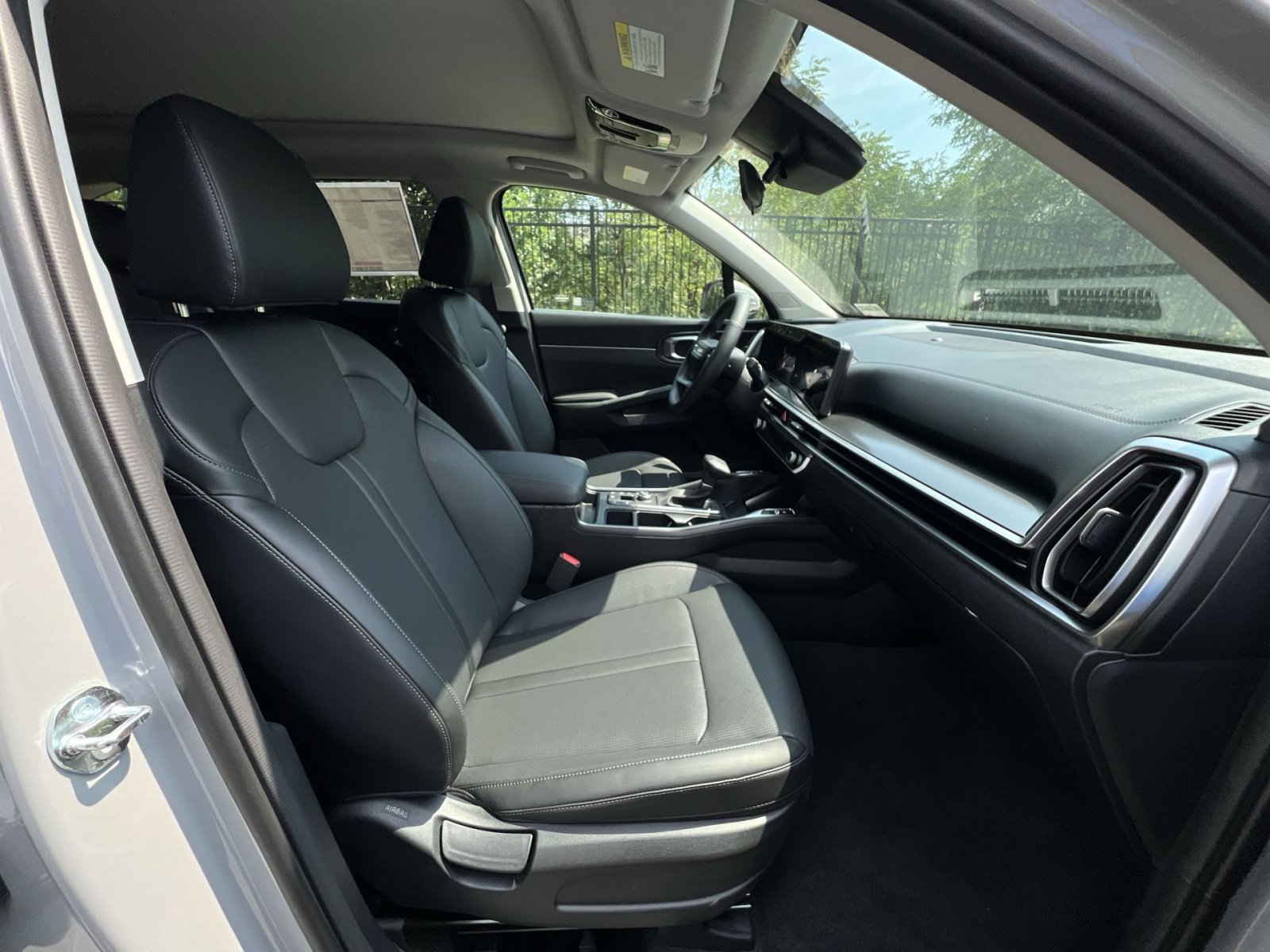 New 2026 Kia Sorento S w/ S Panoramic Sunroof Package FWD image 33