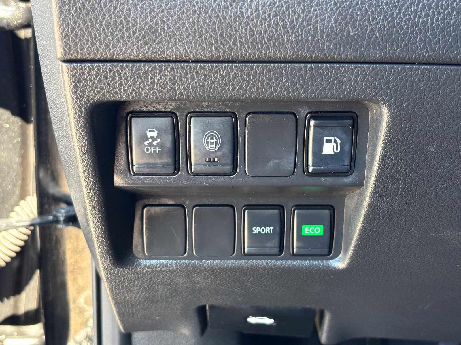 Used 2020 Nissan Rogue S FWD image 31