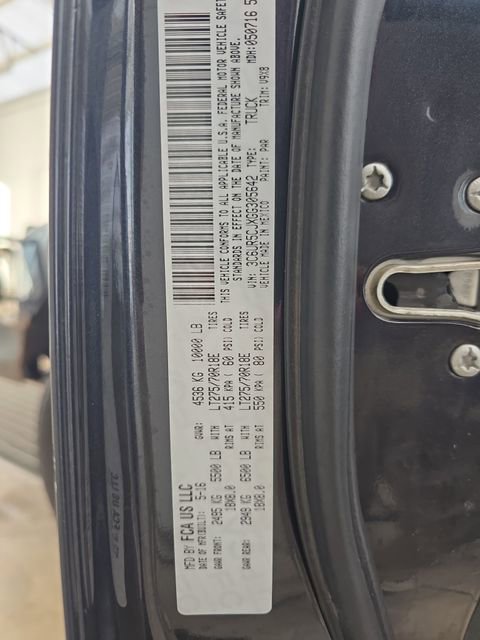 Used 2016 RAM 2500 Tradesman w/ Chrome Appearance Group image 29