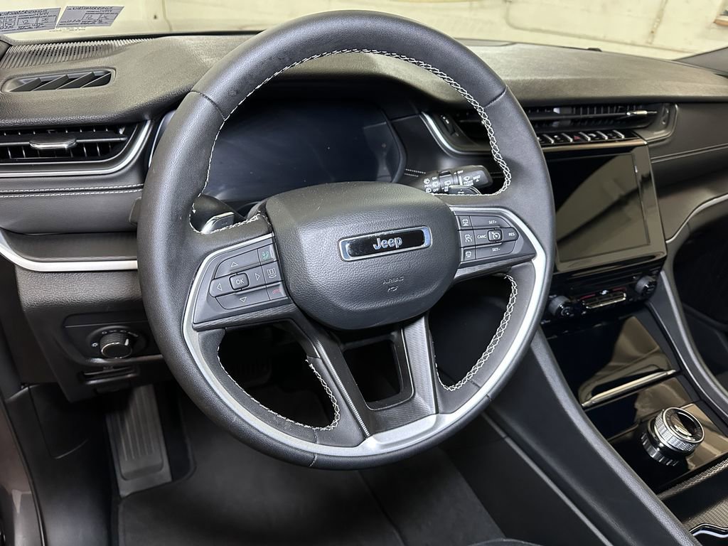 Certified 2024 Jeep Grand Cherokee Laredo w/ Trailer Tow Package image 26