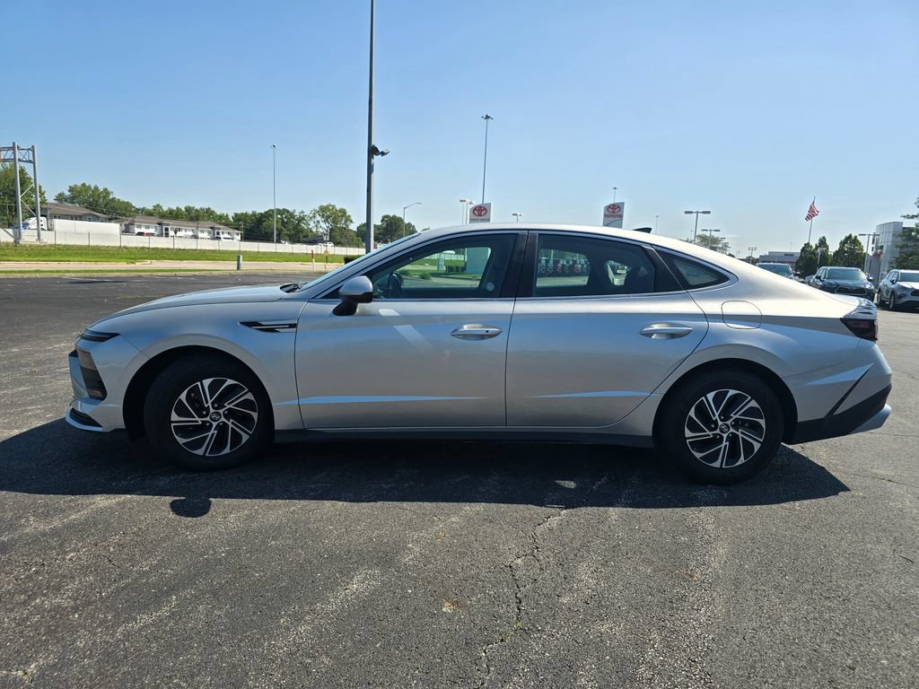 Used 2026 Hyundai Sonata Blue FWD image 11