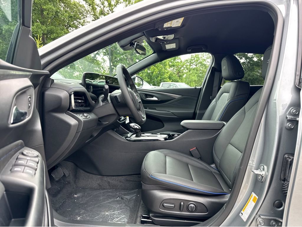 New 2026 Buick Envista Sport Touring w/ Convenience I Package FWD image 8