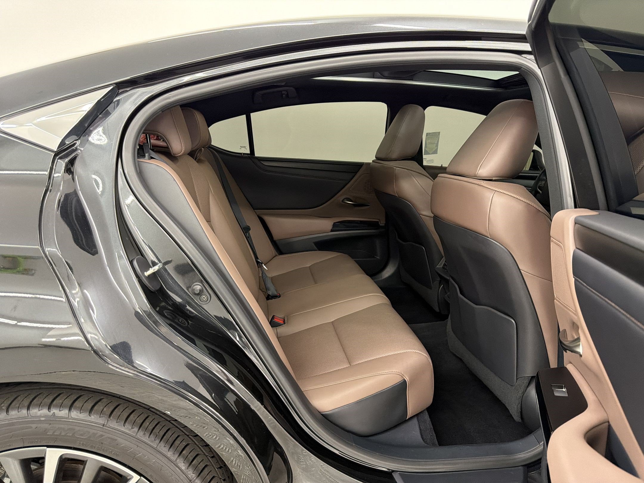 Certified 2022 Lexus ES 350 w/ Premium Package FWD image 37
