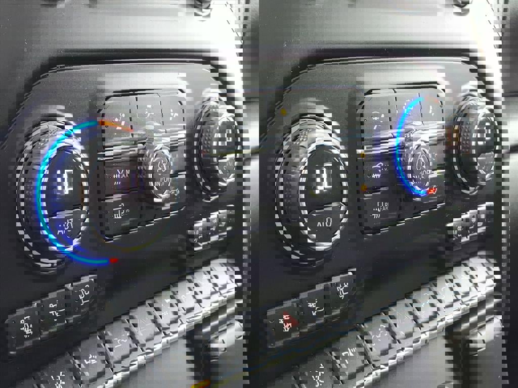 Used 2021 Chevrolet Silverado 3500 High Country w/ LPO, Hitch Package image 19